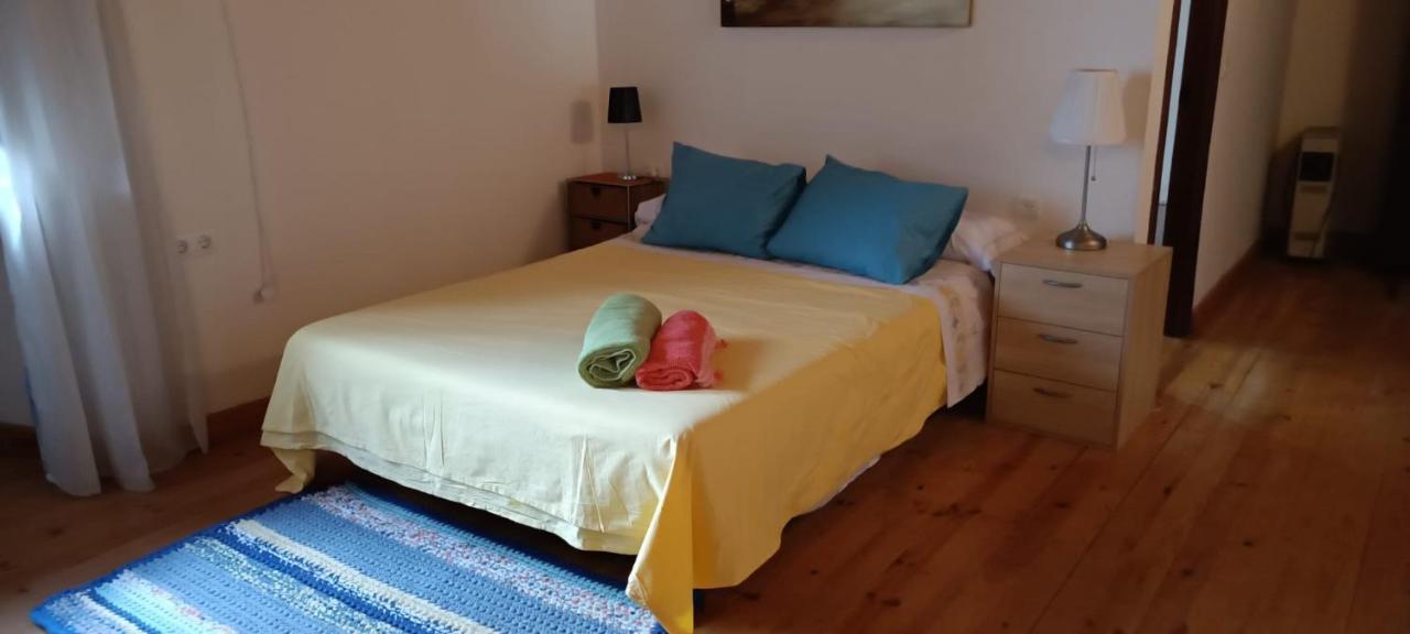 Villa Acogedora Casa De Pueblo Con Piscina Fuenteheridos Esterno foto