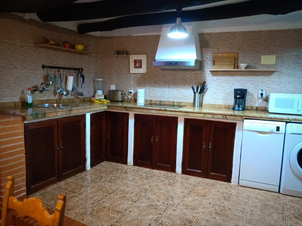 Villa Acogedora Casa De Pueblo Con Piscina Fuenteheridos Esterno foto